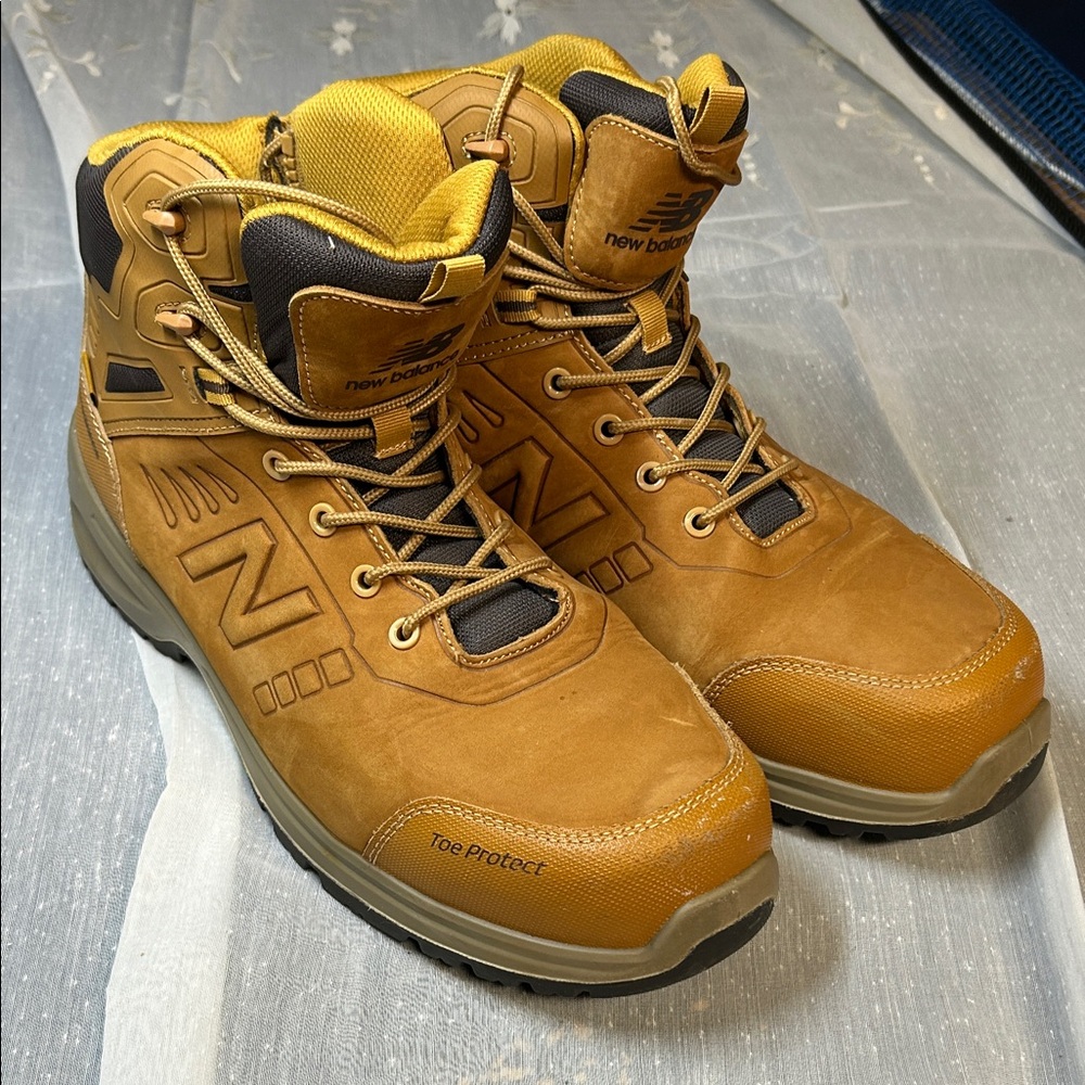New Balance Men's Tan/Brown Lace-Up Work Boots